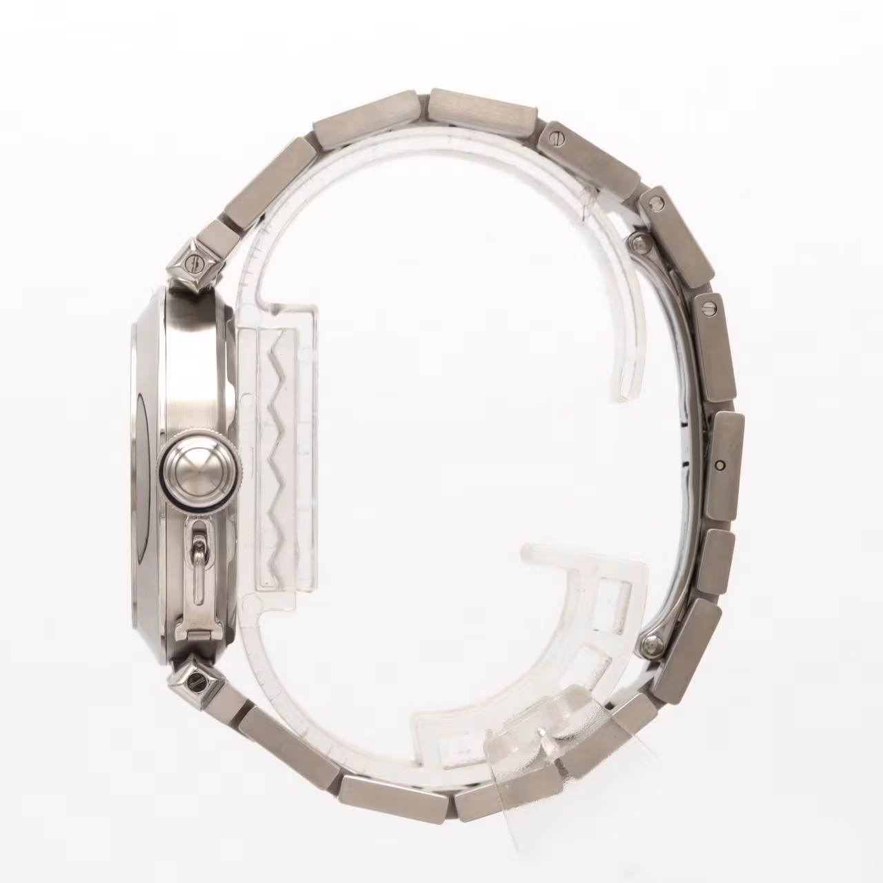 Round steel watch with white dial, date window and steel bracelet.