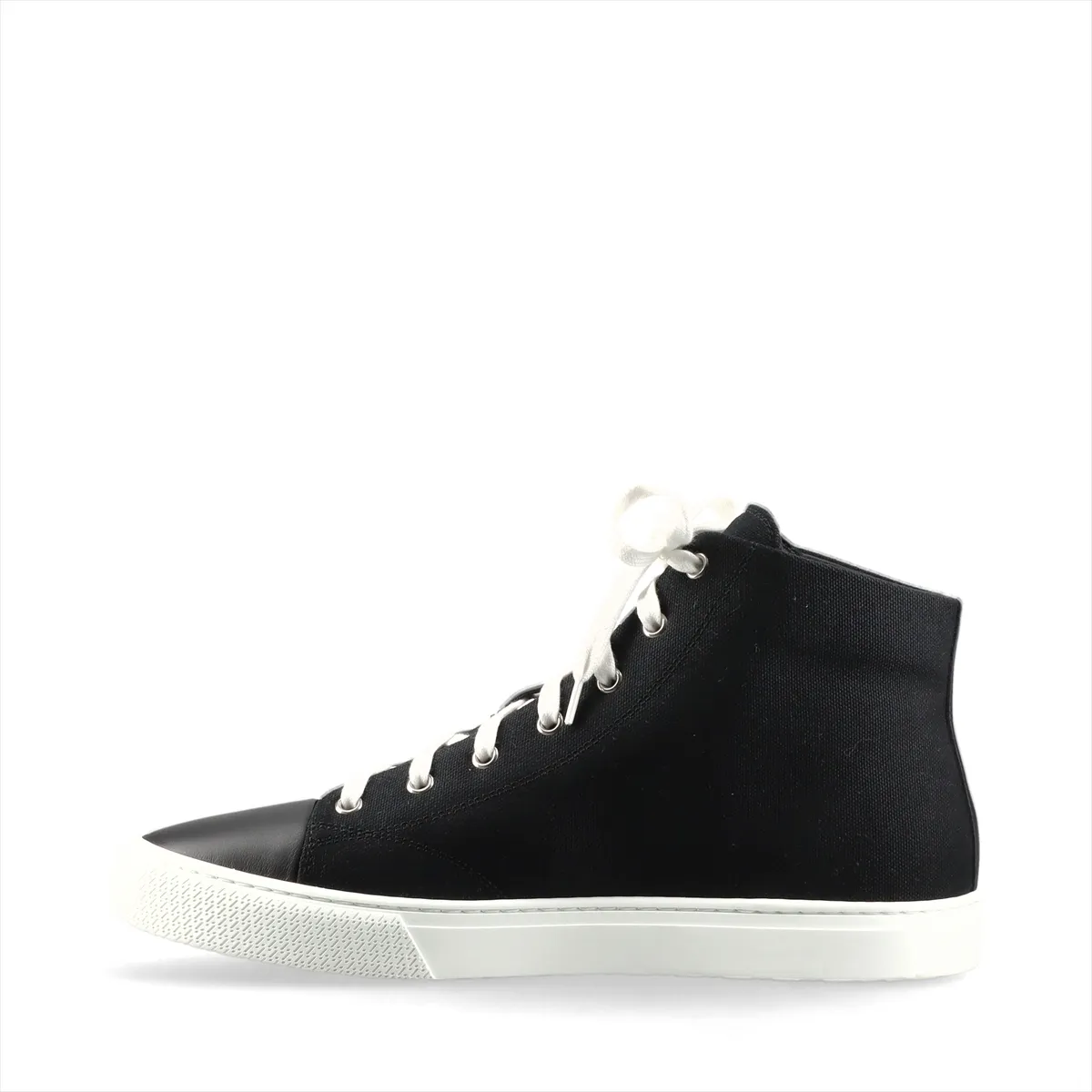 Black canvas and leather high-top sneaker with lace fastening and a white sole.