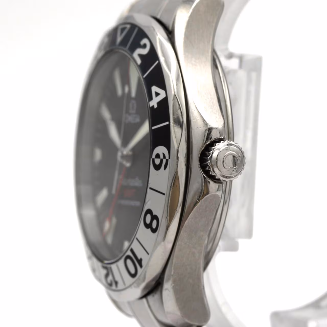 Steel diver-style wristwatch with a dark bezel and dial on a steel bracelet.