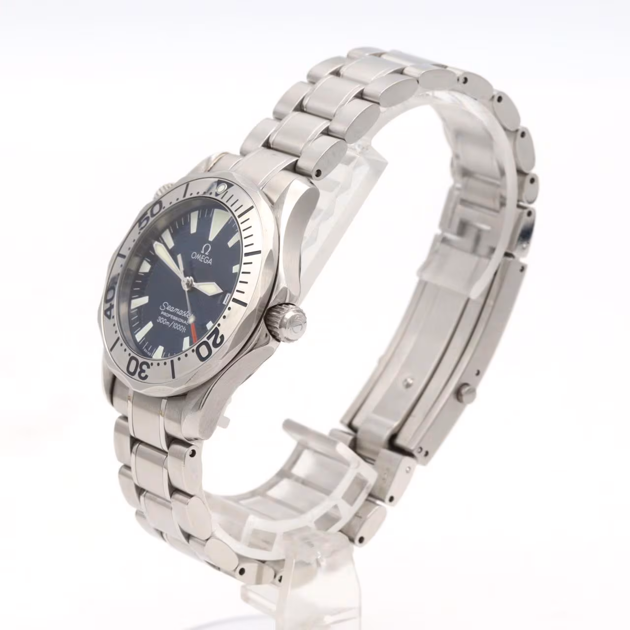Steel diver's wristwatch with rotating bezel and matching steel bracelet