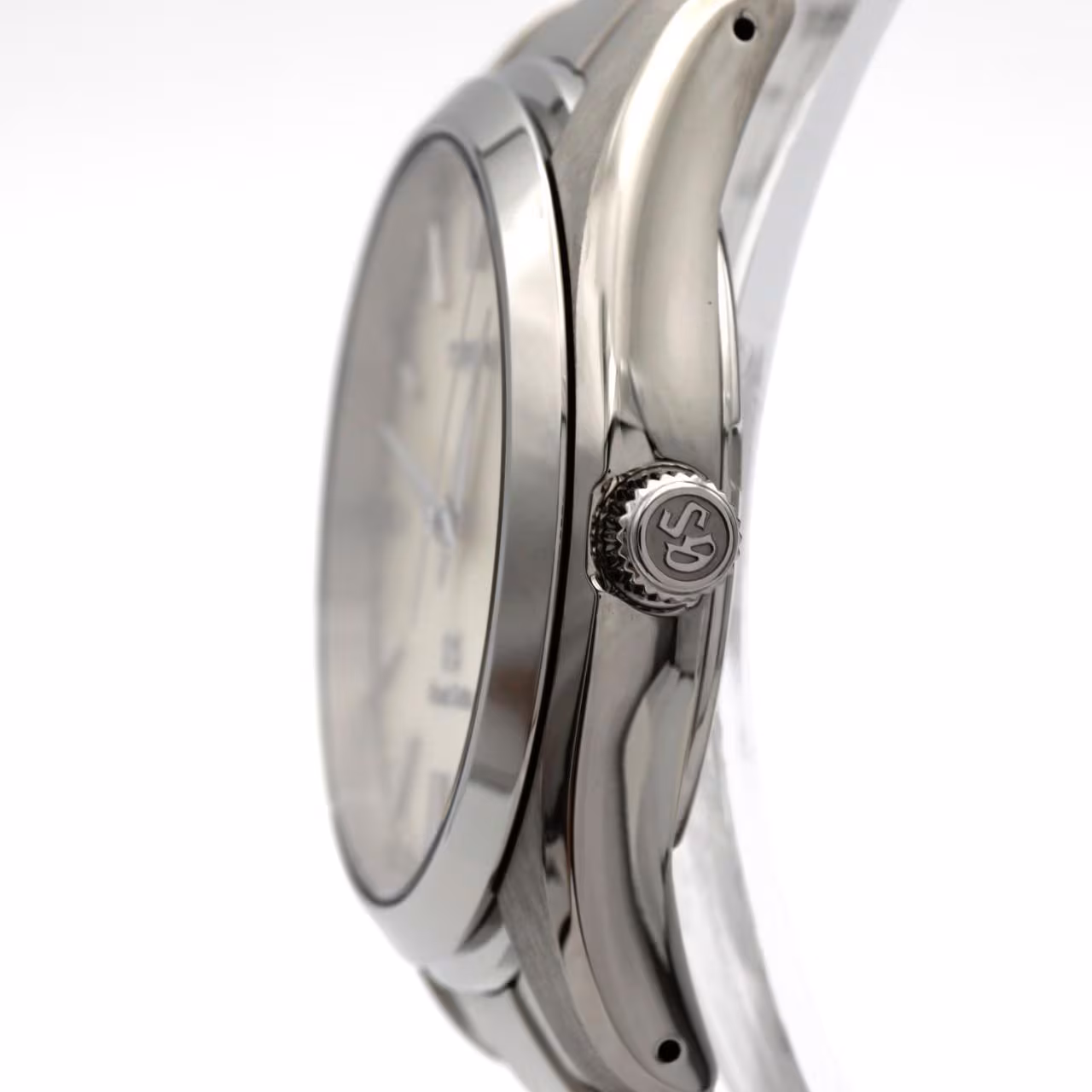 Stainless steel wristwatch with a silver dial, date aperture and a polished steel bracelet.