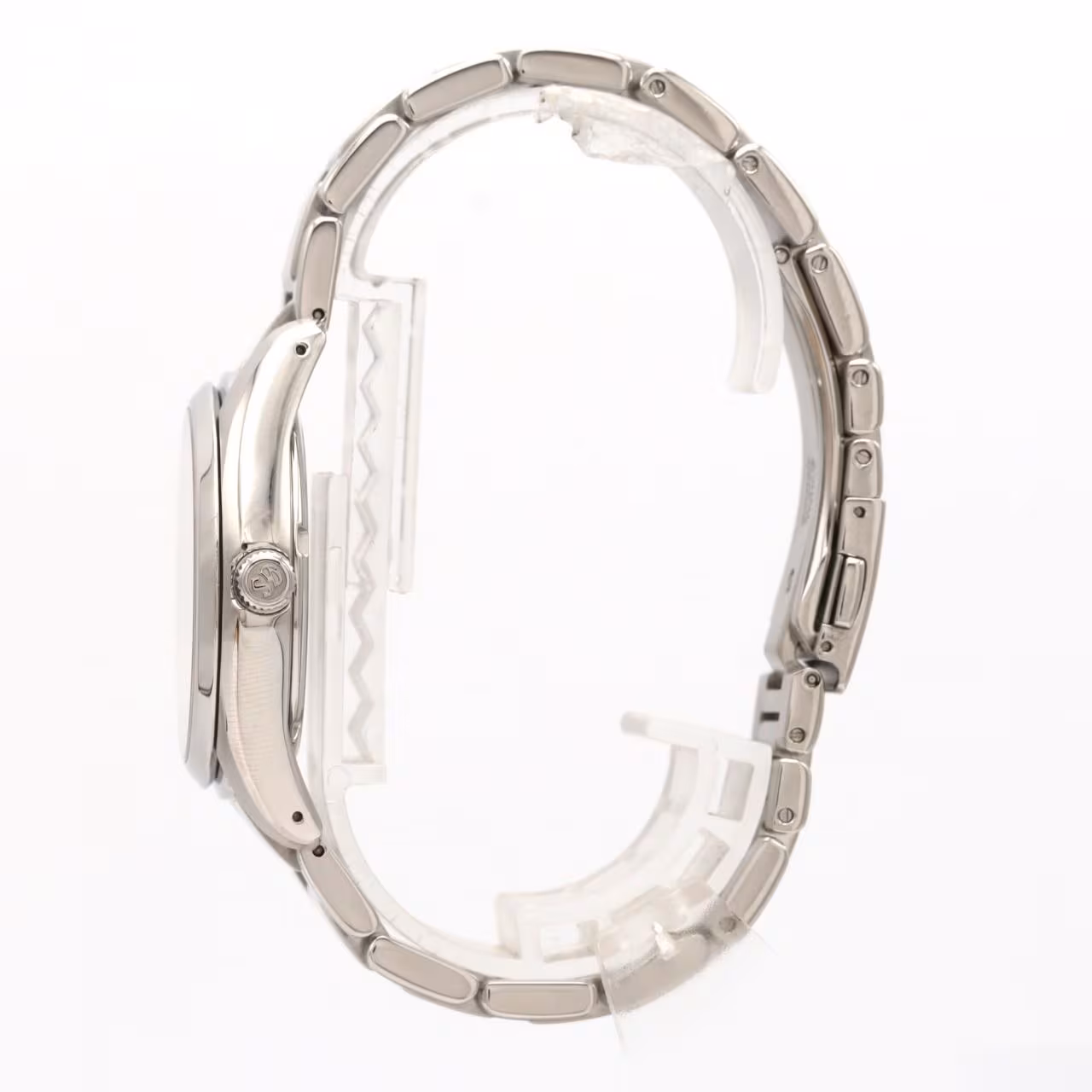 Stainless steel quartz wristwatch with a silver dial, baton markers, date window and steel bracelet.
